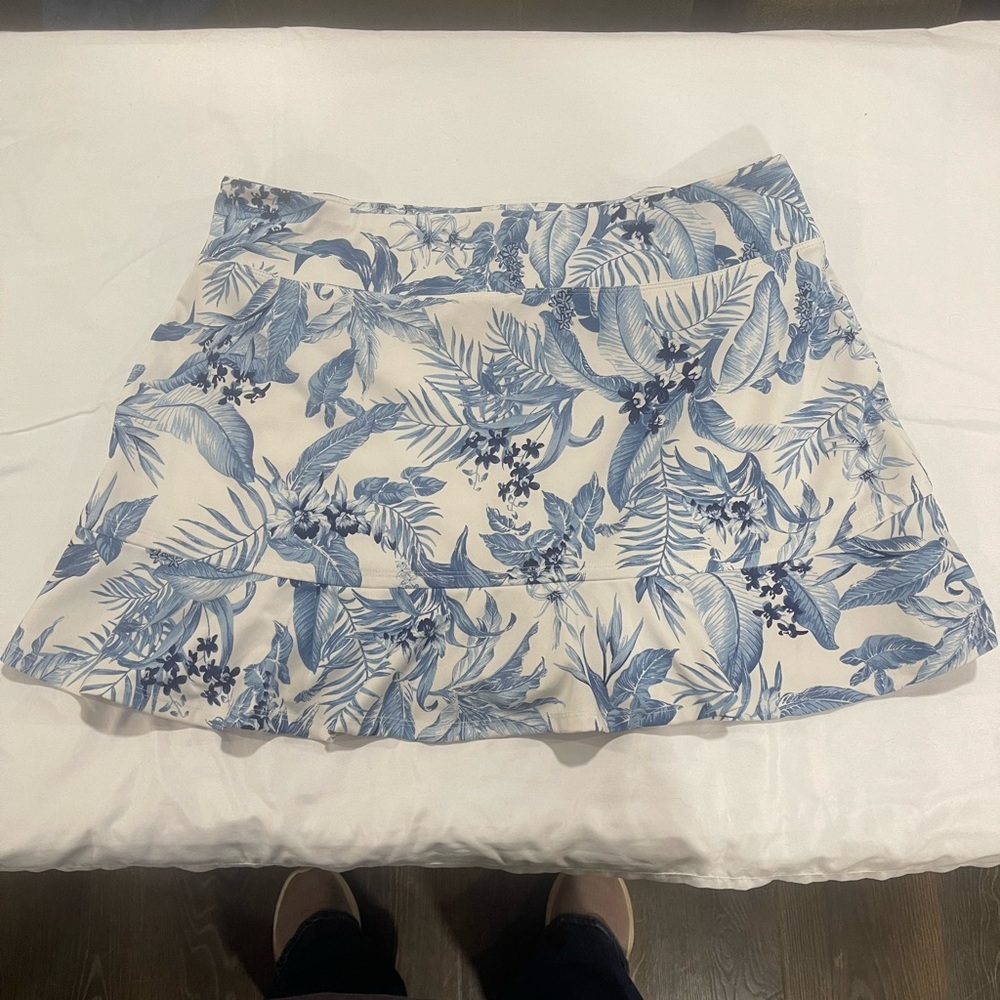 Tommy Bahama Blue and White Skort